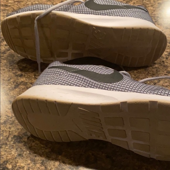 Nike Shoes - Picture 6 of 6